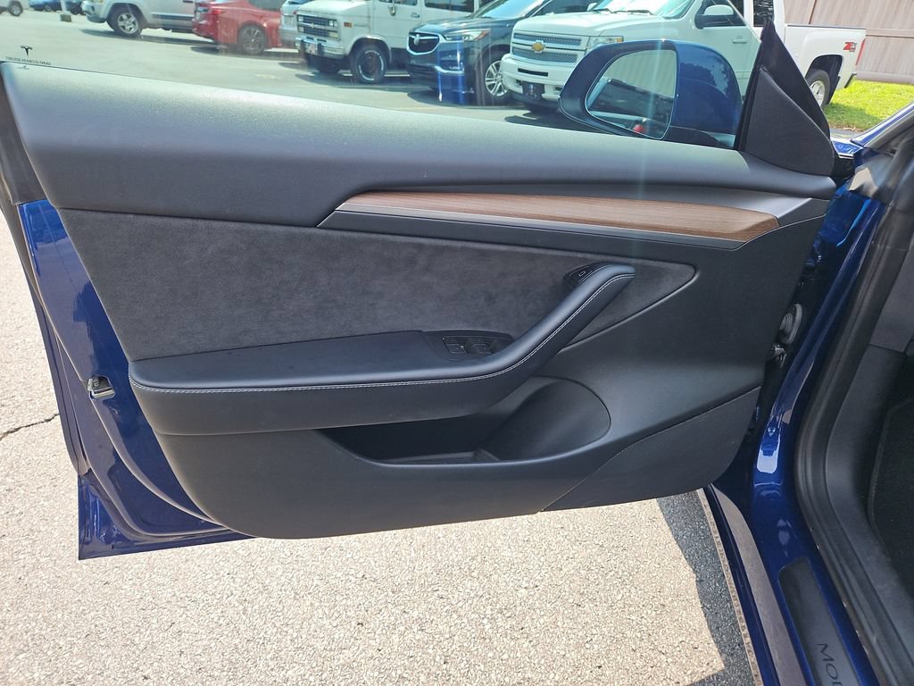 Used 2022 Tesla Model 3 Long Range AWD/4WD image 20
