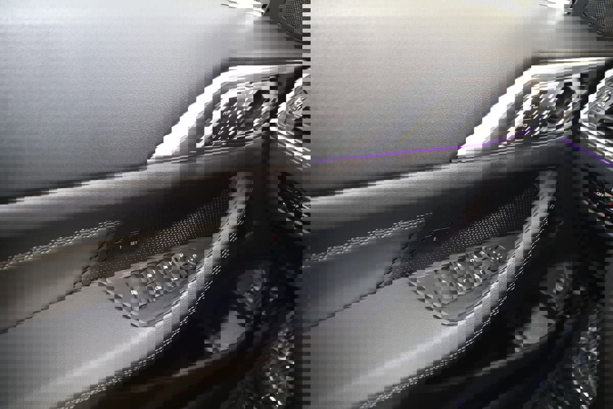 Used 2023 BMW 430i xDrive Convertible w/ Premium Package image 39