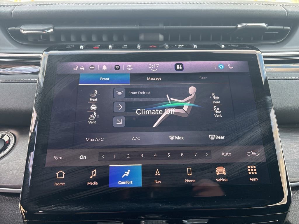 Certified 2023 Jeep Grand Cherokee Overland w/ Luxury Tech Group IV image 9