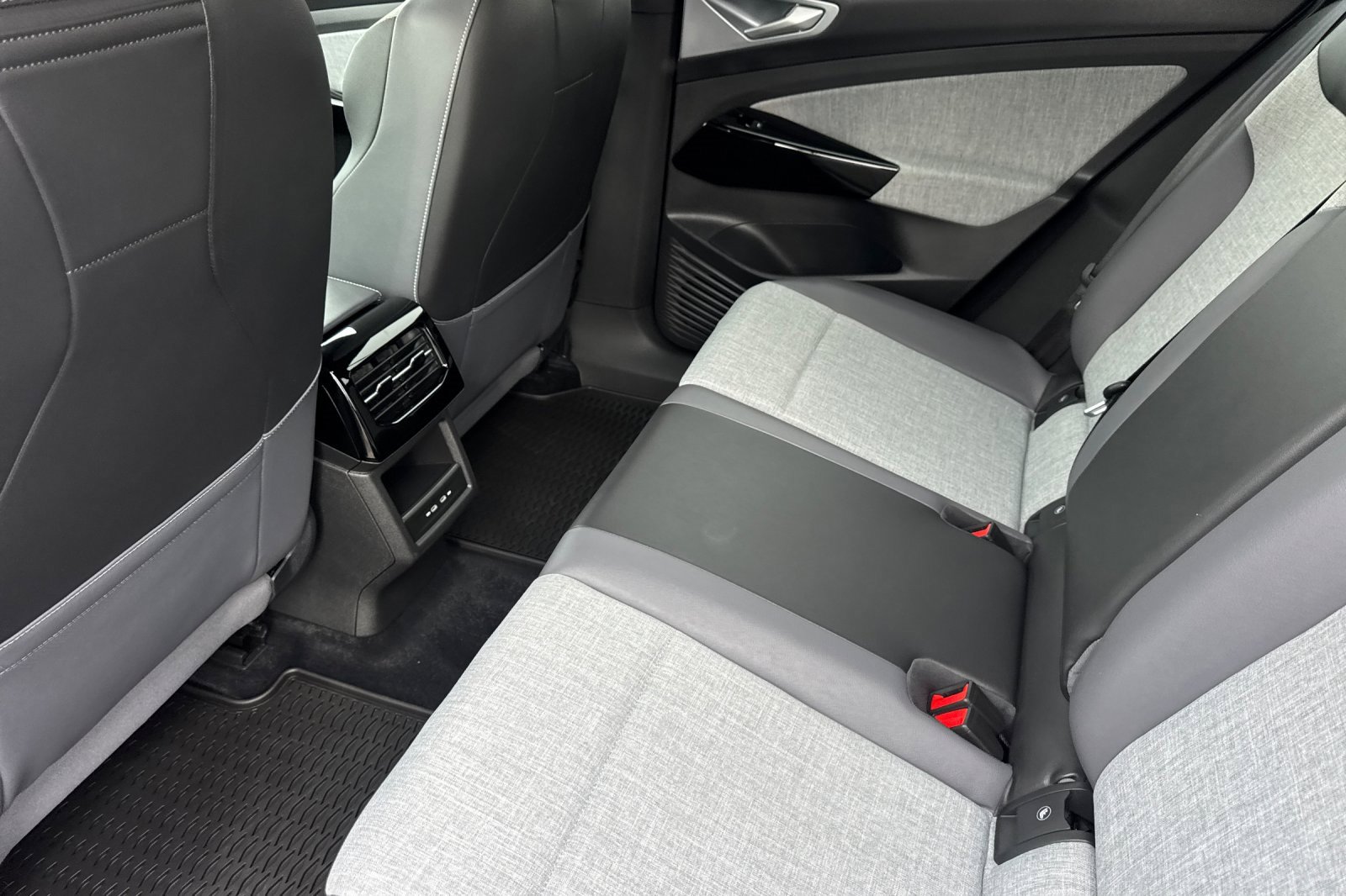 Certified 2023 Volkswagen ID.4 Pro image 13