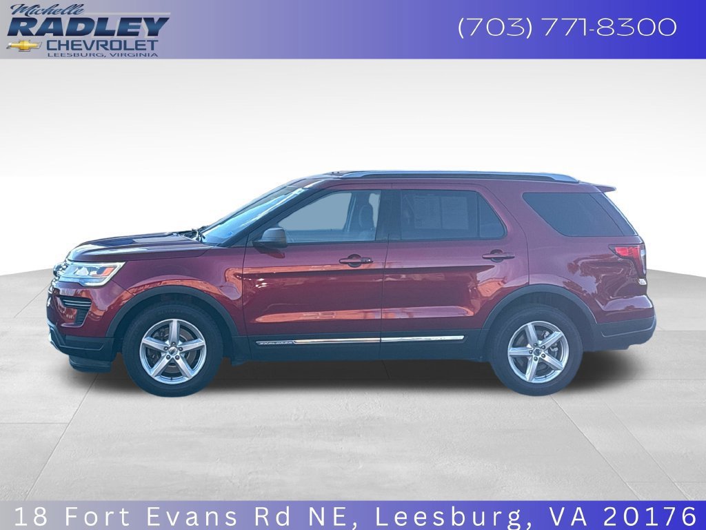 Used 2018 Ford Explorer XLT FWD image 2