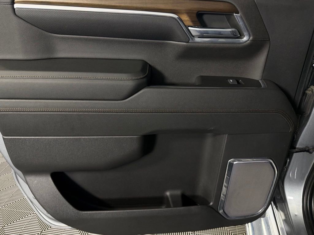 Used 2024 Chevrolet Silverado 1500 High Country w/ High Country Premium Package image 33