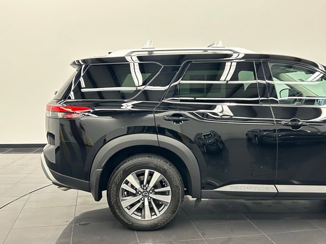 Certified 2024 Nissan Pathfinder SL image 16