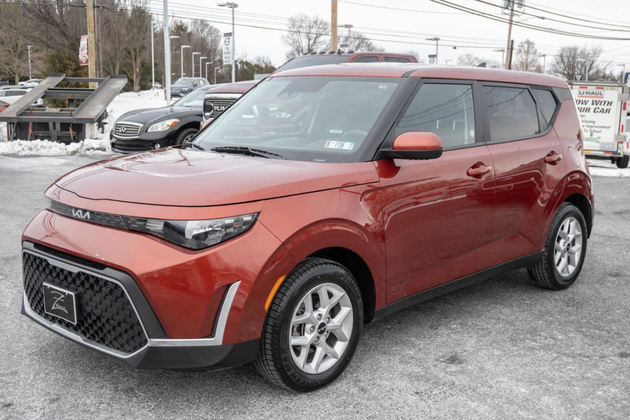 Used 2024 Kia Soul LX w/ Option Group 015 FWD image 6