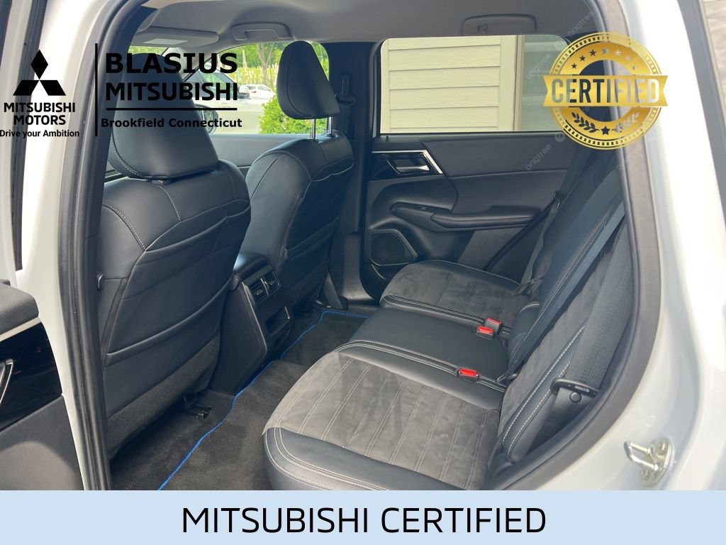 Used 2024 Mitsubishi Outlander 4WD Plug-In Hybrid image 32