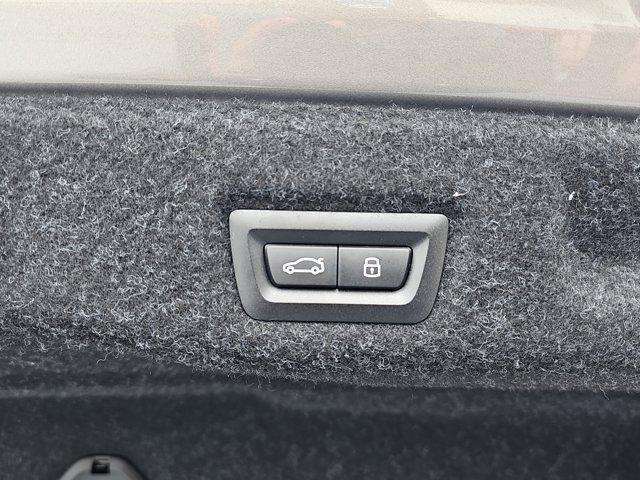 Used 2024 BMW 530i w/ Convenience Package image 13