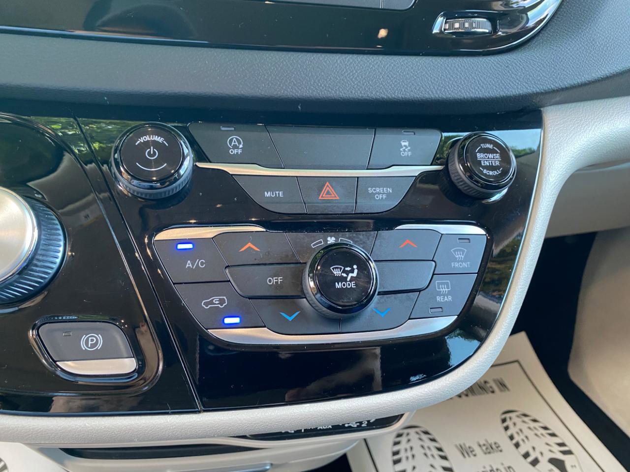 Used 2023 Chrysler Voyager LX FWD image 64