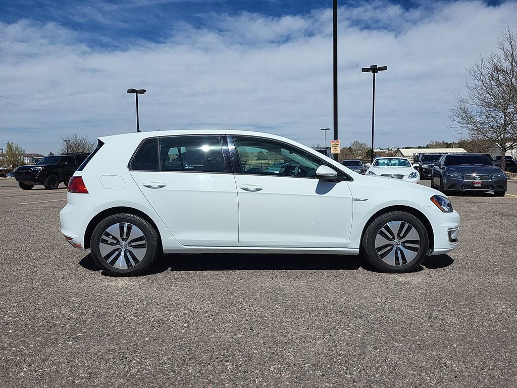 Used 2016 Volkswagen e-Golf SE FWD image 2