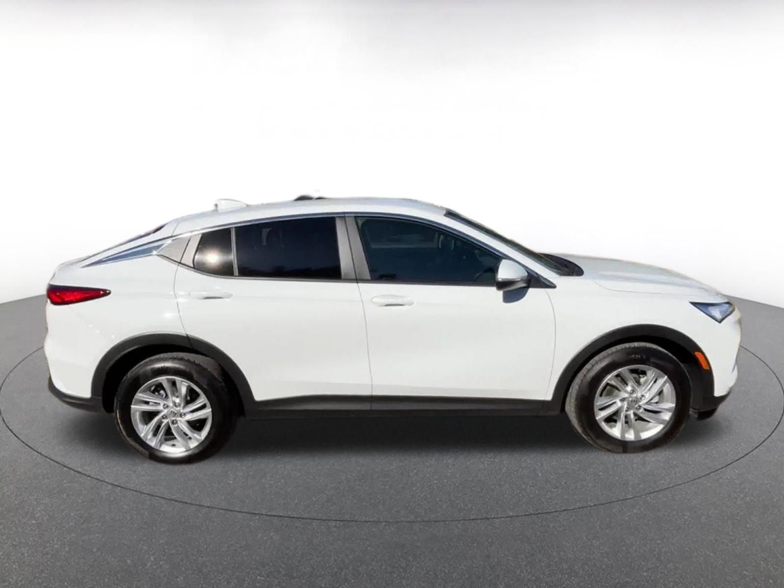 Used 2025 Buick Envista Preferred image 16