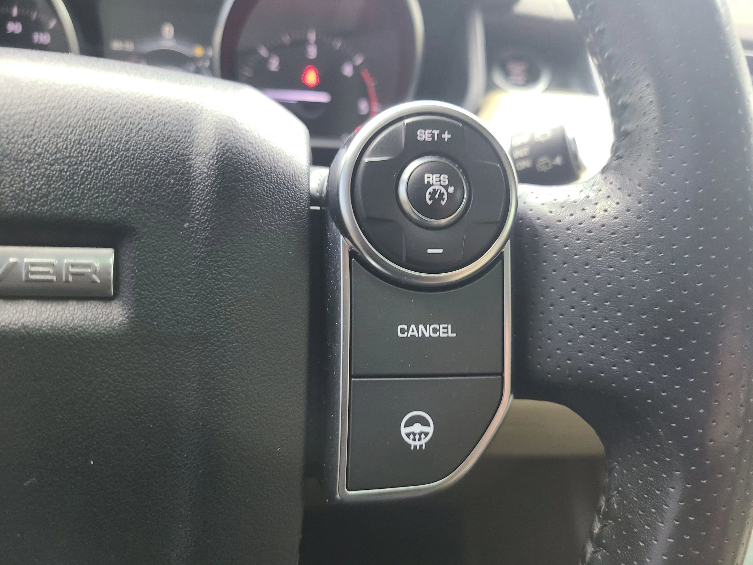 Used 2016 Land Rover Range Rover Sport HSE image 32