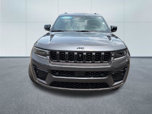 Used 2026 Jeep Grand Cherokee Limited AWD/4WD image 6