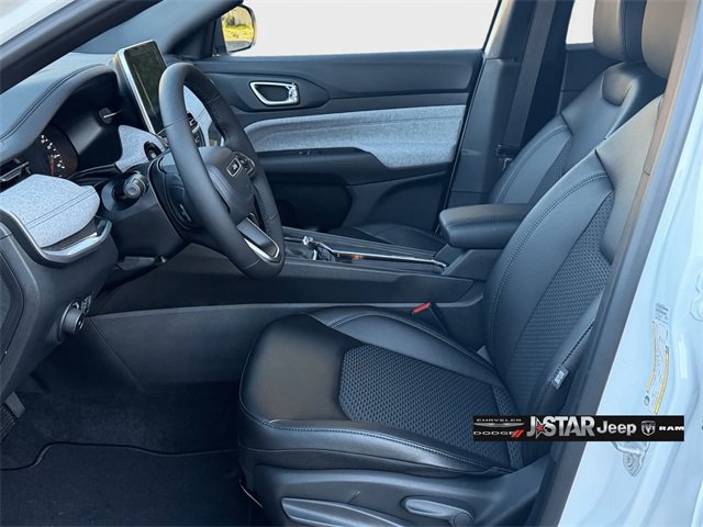 New 2026 Jeep Compass Latitude image 10