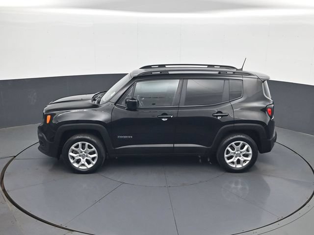 Used 2018 Jeep Renegade Latitude w/ Cold Weather Group AWD/4WD image 20