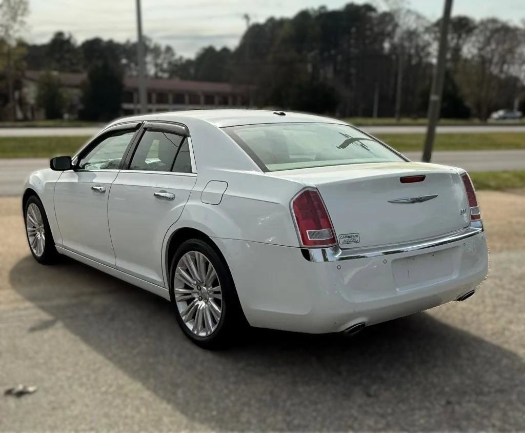 Used 2011 Chrysler 300 Limited w/ Sound Group RWD image 5