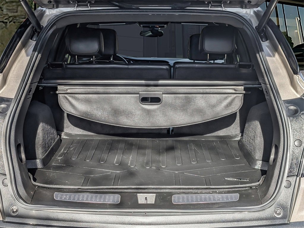 Used 2022 Cadillac XT5 Sportv w/ LPO, ONYX Package image 17