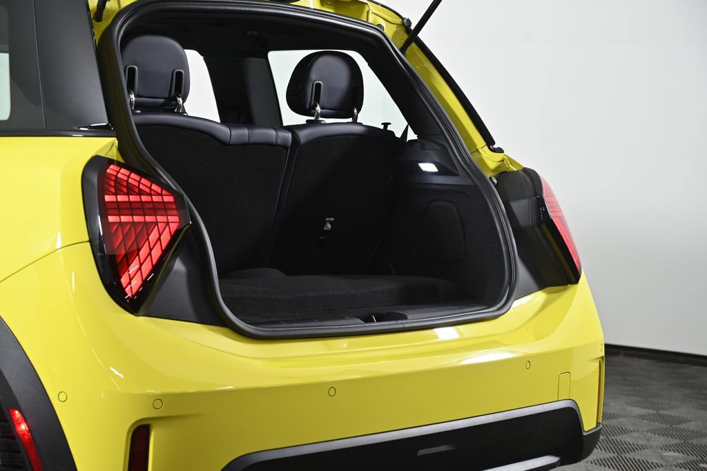 Certified 2025 MINI Cooper S image 31