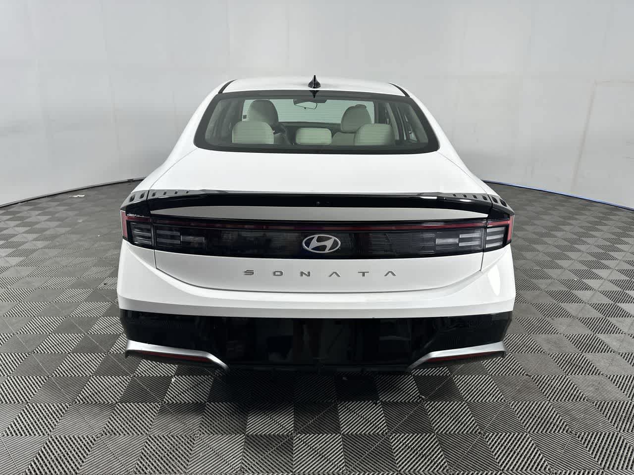 Used 2025 Hyundai Sonata SEL FWD image 7