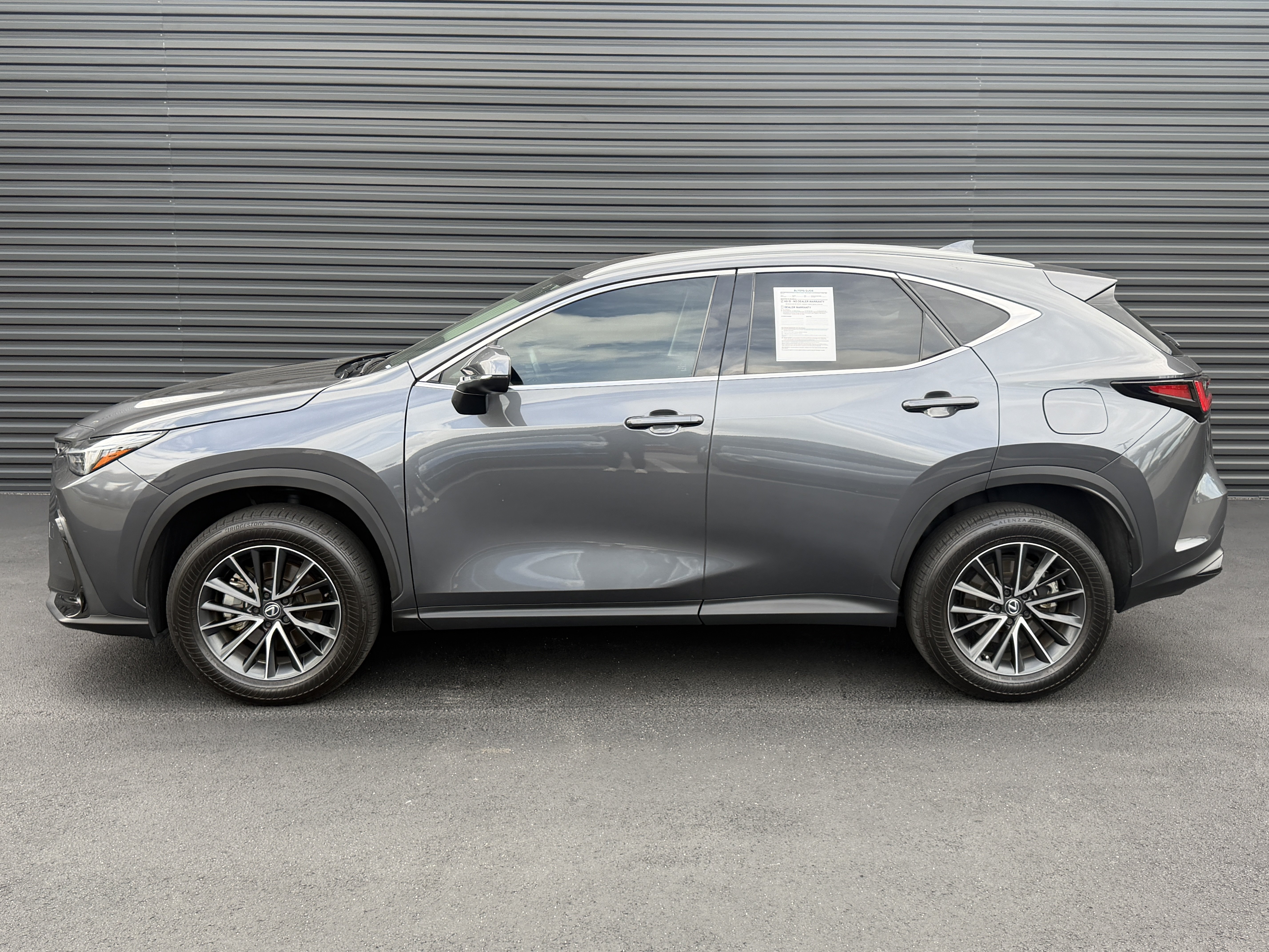 Used 2025 Lexus NX 250 FWD w/ Accessory Package (2T) image 2