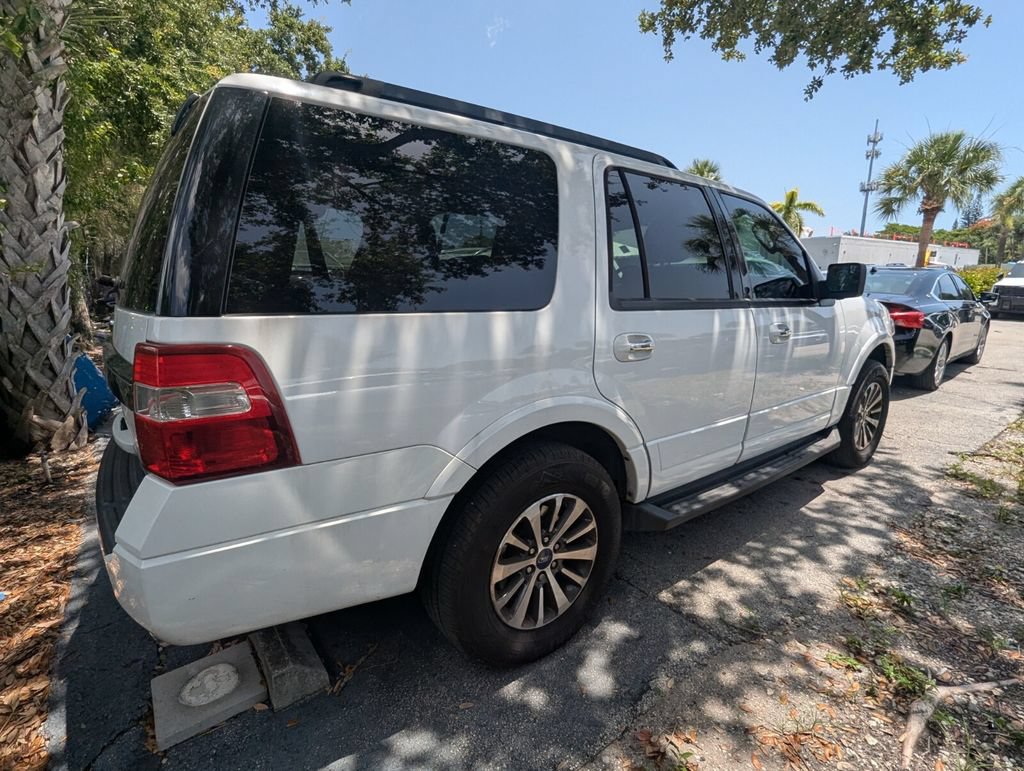 Used 2017 Ford Expedition XLT RWD image 16