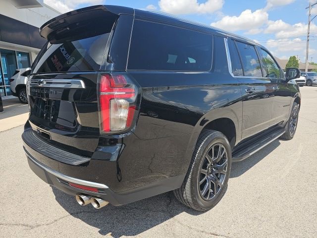 Used 2023 Chevrolet Suburban High Country AWD/4WD image 7