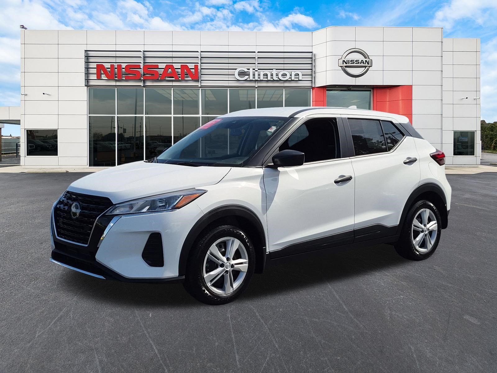 Used 2025 Nissan Kicks Play S FWD image 7