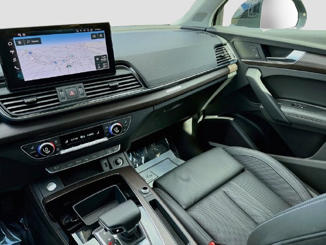 Used 2022 Audi Q5 e Prestige AWD/4WD image 24