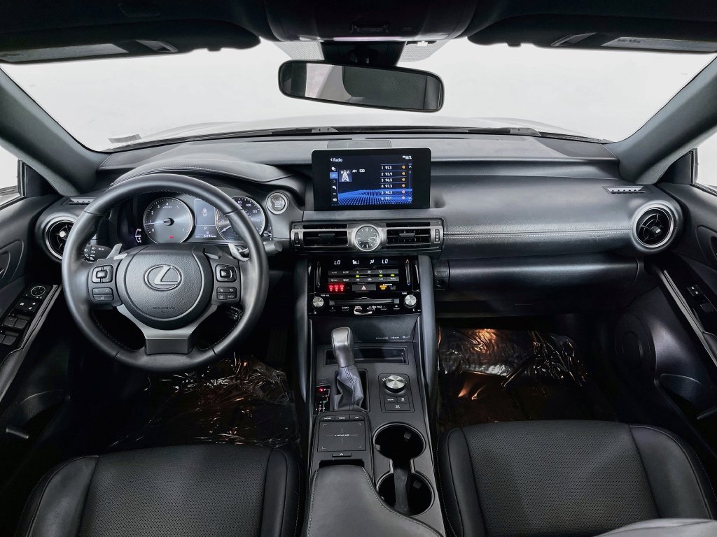 Used 2022 Lexus IS 300 w/ Accessory Package RWD image 10