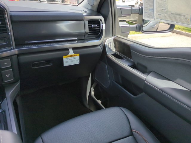 New 2026 Ford F250 4x4 Crew Cab Super Duty image 17