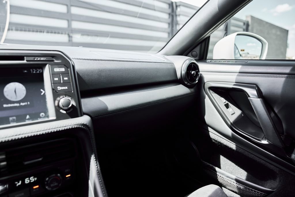 Used 2021 Nissan GT-R Premium image 75