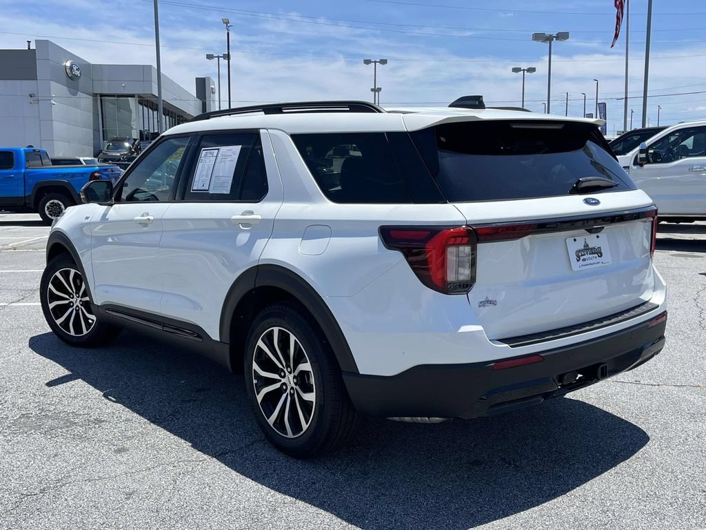 Used 2025 Ford Explorer ST-Line w/ Premium Package RWD image 5