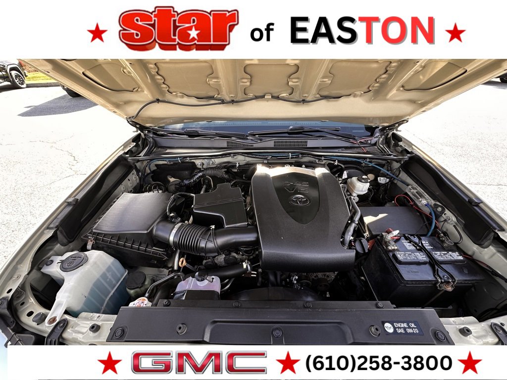 Used 2018 Toyota Tacoma SR5 w/ Exterior Package image 26