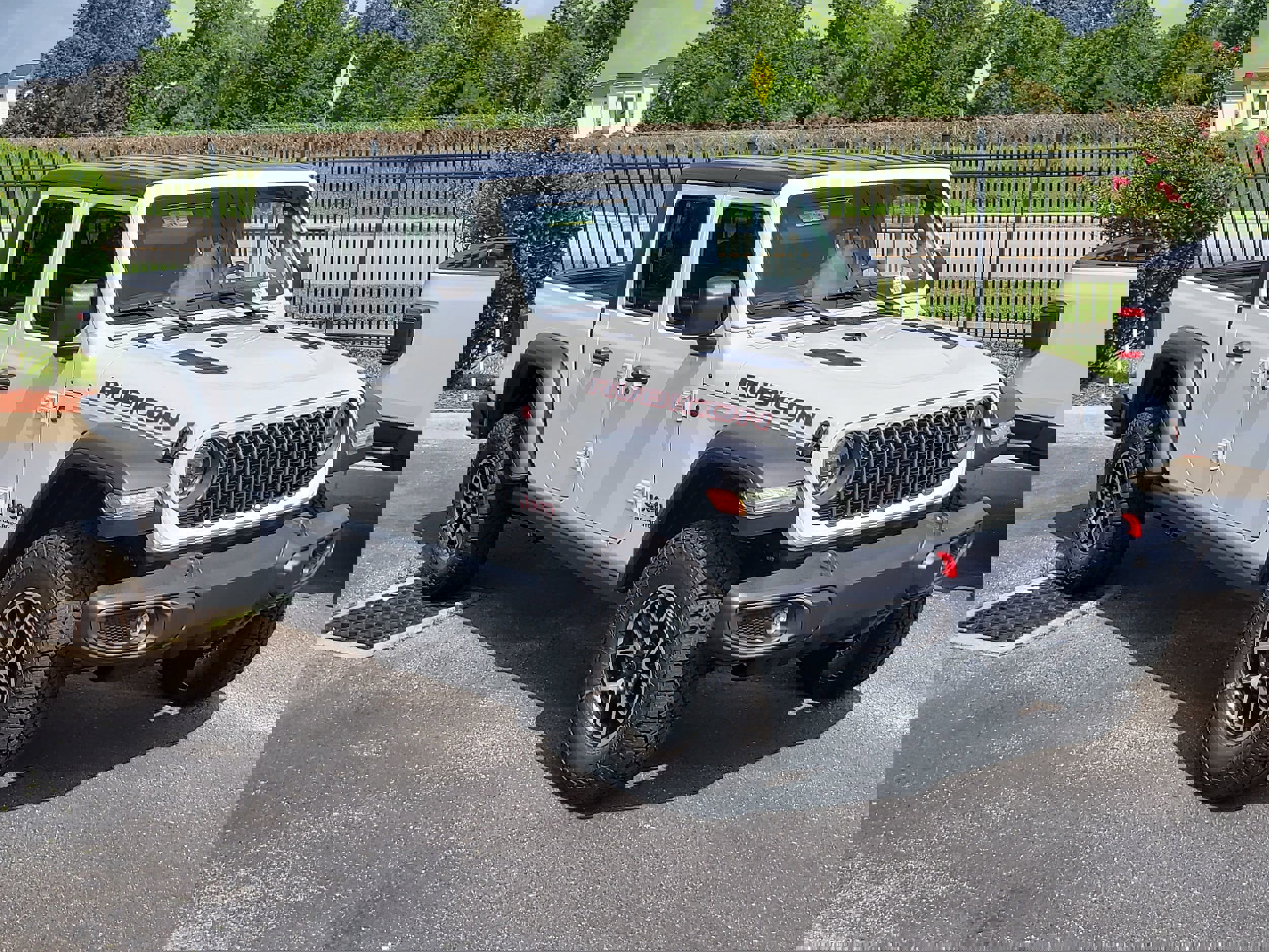 New 2025 Jeep Gladiator Rubicon w/ Safety Group image 2