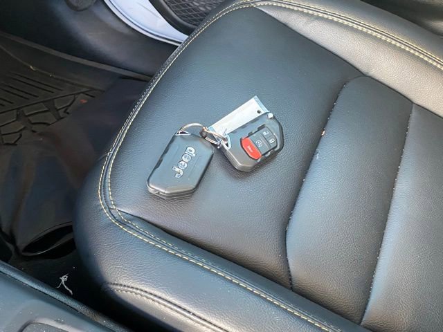 Used 2025 Jeep Gladiator Sport AWD/4WD image 30