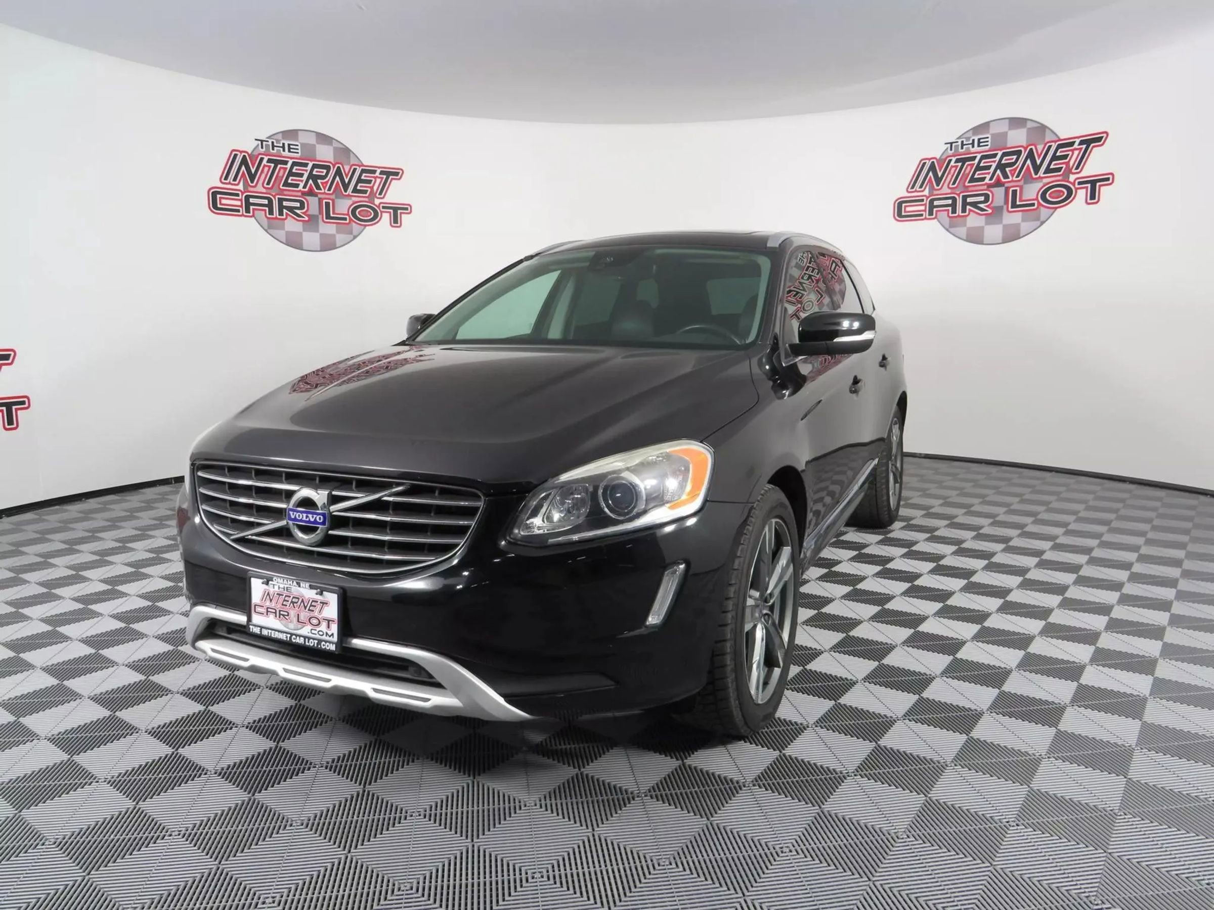 Used 2017 Volvo XC60 T6 Dynamic w/ Preferred Option Package image 27