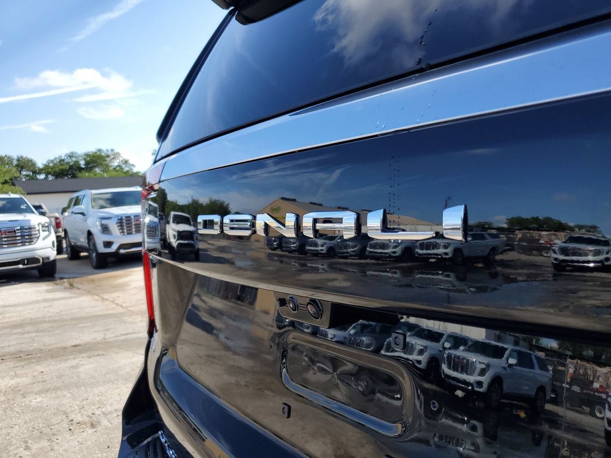 New 2026 GMC Yukon XL Denali w/ Denali Reserve Package AWD/4WD image 9