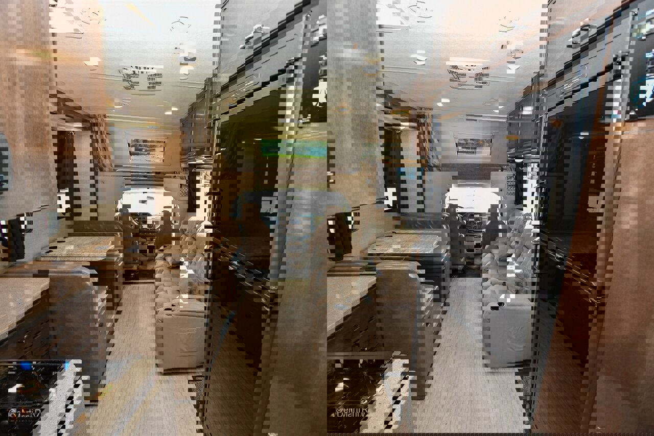 Used 2019 Ford E-450 and Econoline 450 Super Duty w/ Motorhome Prep Package image 3