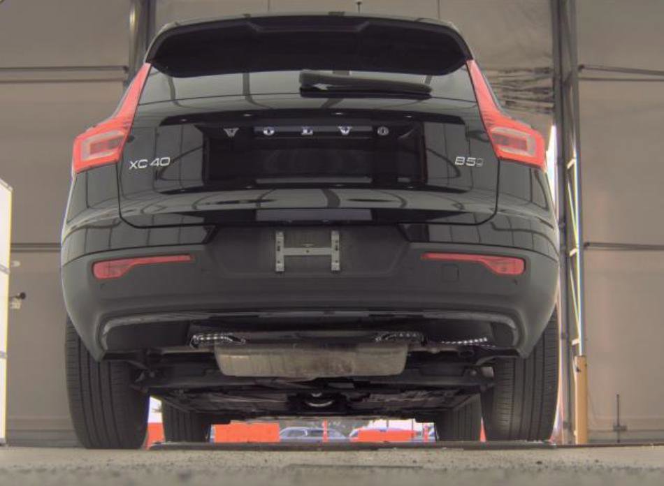 Used 2025 Volvo XC40 B5 Plus image 7