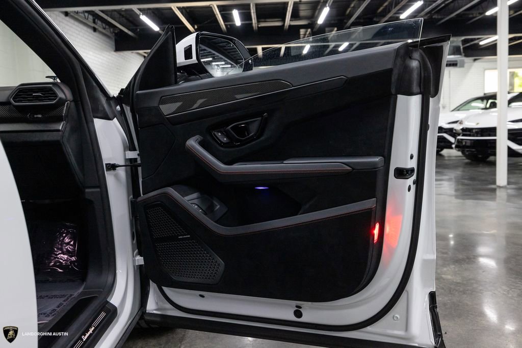 Used 2023 Lamborghini Urus Performante AWD/4WD image 44