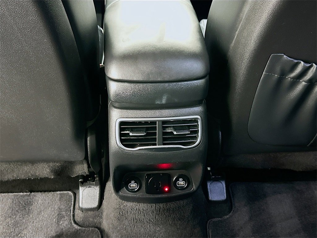 Used 2022 Hyundai Santa Fe Limited image 27