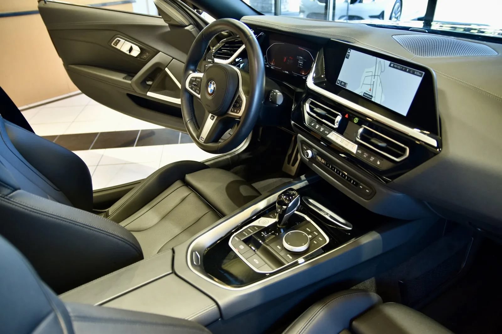 Used 2026 BMW Z4 sDrive30i RWD image 25