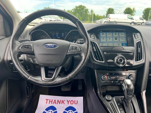 Used 2016 Ford Focus Titanium w/ Titanium Technology Package FWD image 9