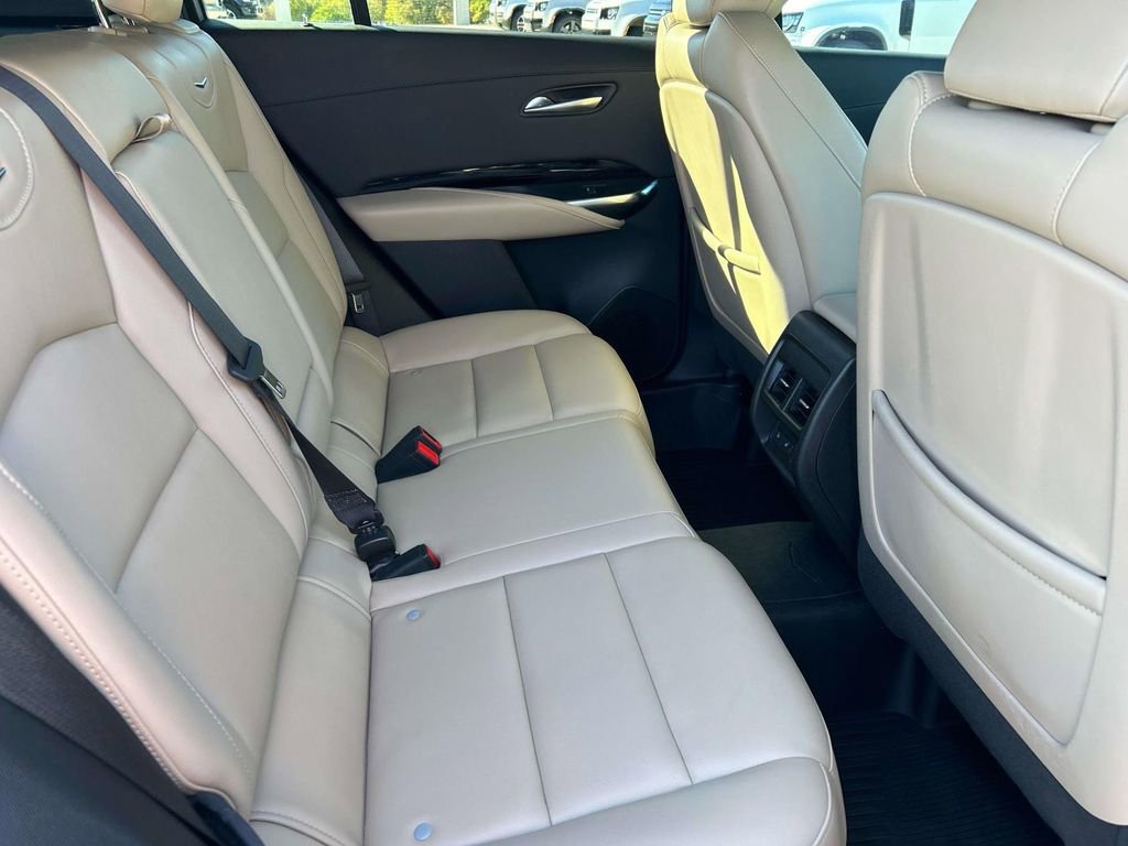 Certified 2024 Cadillac XT4 Luxury w/ Cold Weather Package image 21
