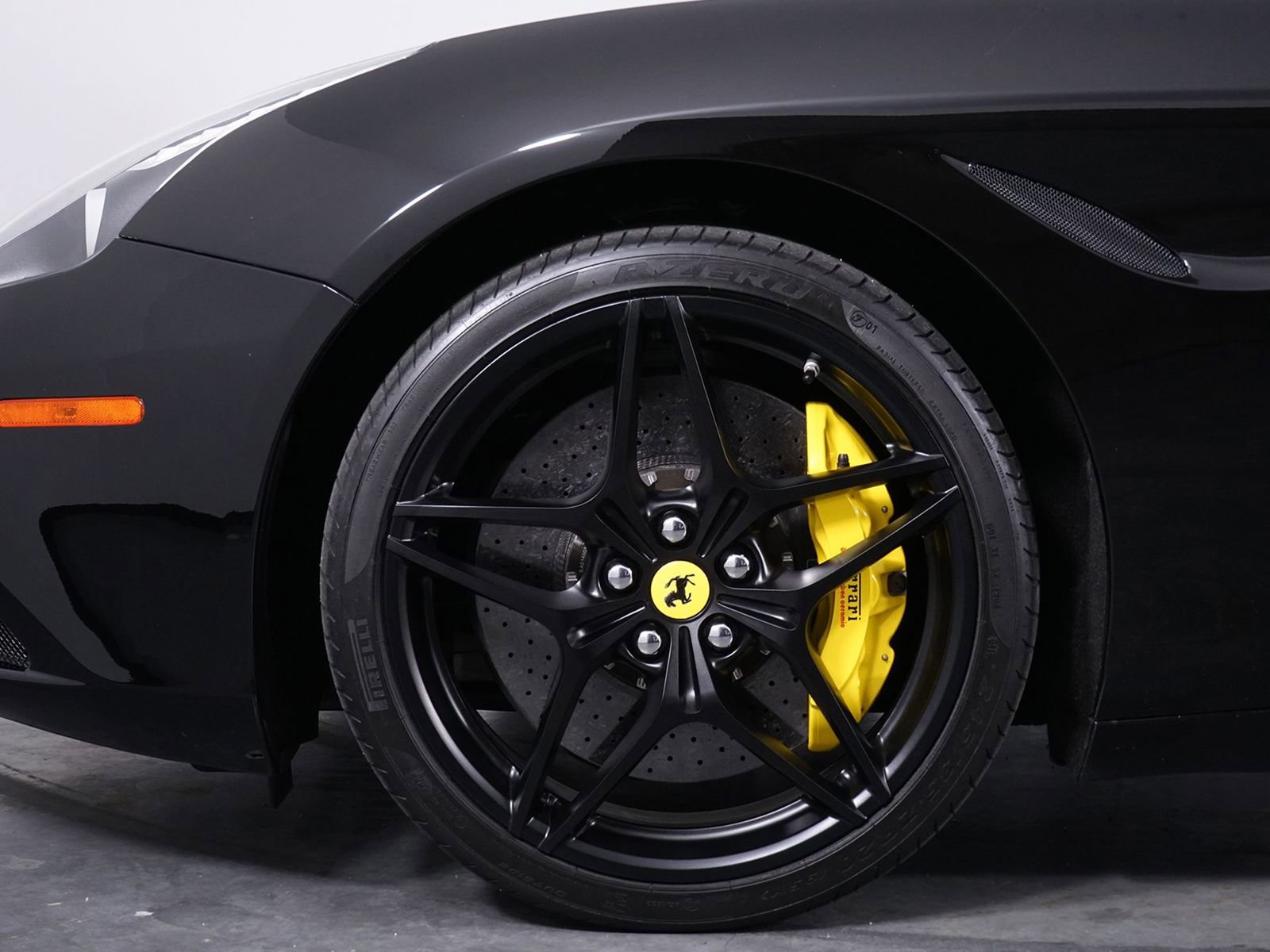 Used 2016 Ferrari California T image 18