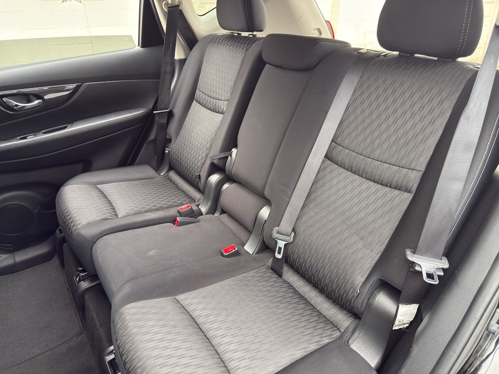 Used 2018 Nissan Rogue SV AWD/4WD image 25