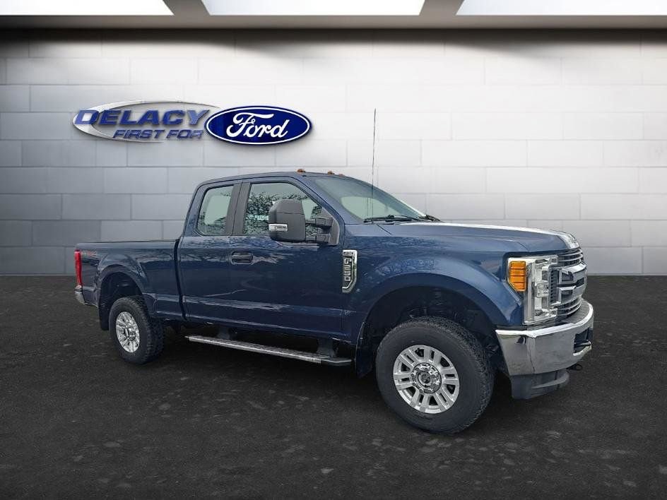 Used 2017 Ford F250 XL w/ STX Appearance Package AWD/4WD image 9