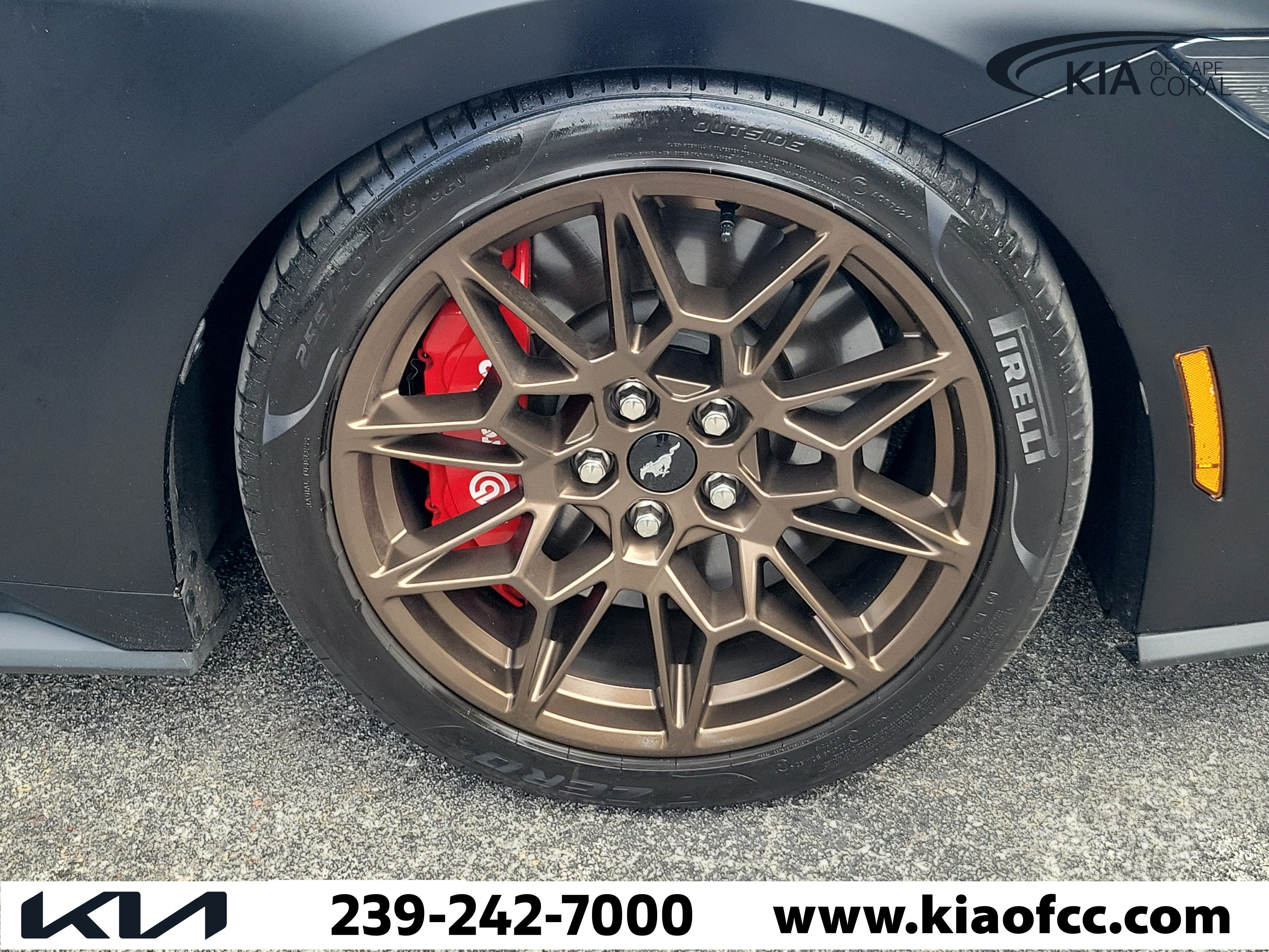 Used 2025 Ford Mustang GT Premium w/ GT Performance Package RWD image 7