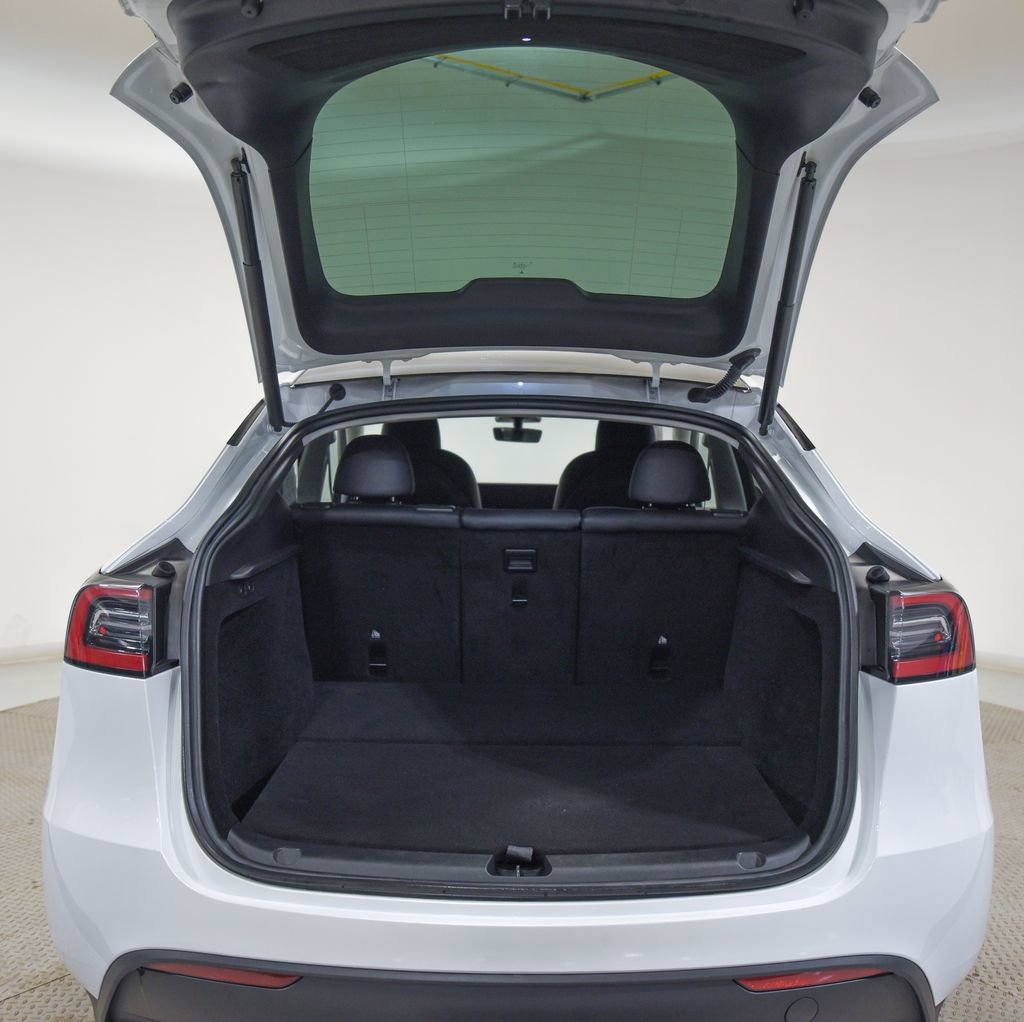 Used 2023 Tesla Model Y Long Range image 15