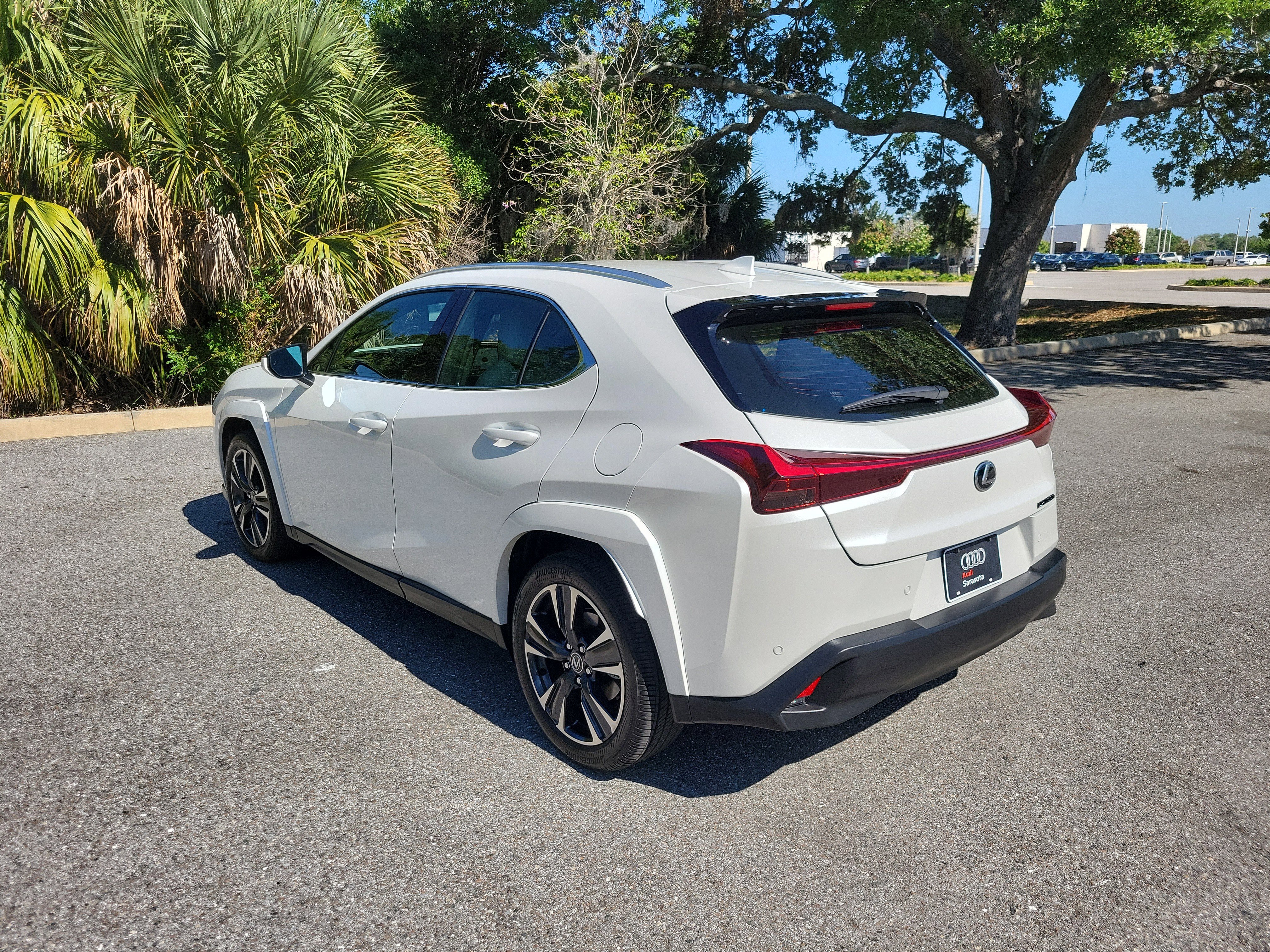 Used 2025 Lexus UX 300h FWD w/ Cold Area Package image 6