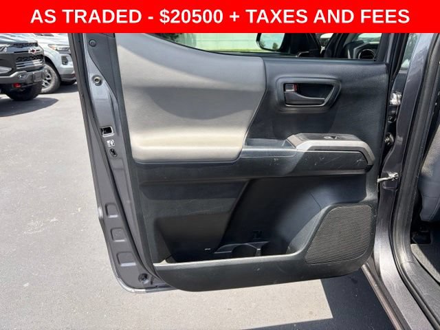 Used 2017 Toyota Tacoma SR5 RWD image 12