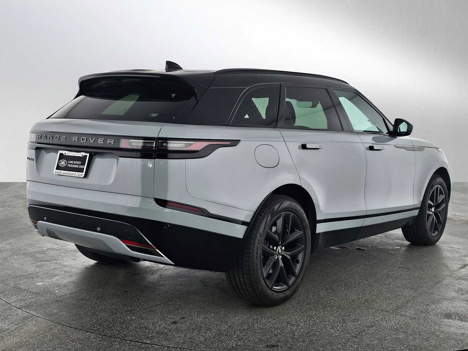 Used 2025 Land Rover Range Rover Velar Dynamic SE image 5